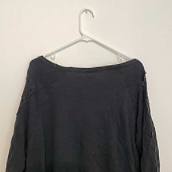 TORRID 2 Plus Size Black Scoop Neck Crochet Lace Shoulder Pullover Sweatshirt 2X - Picture 11 of 12